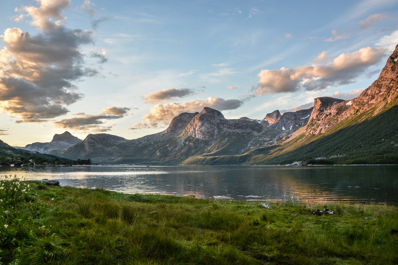 Mountain and lake at sunset 135157.jpg